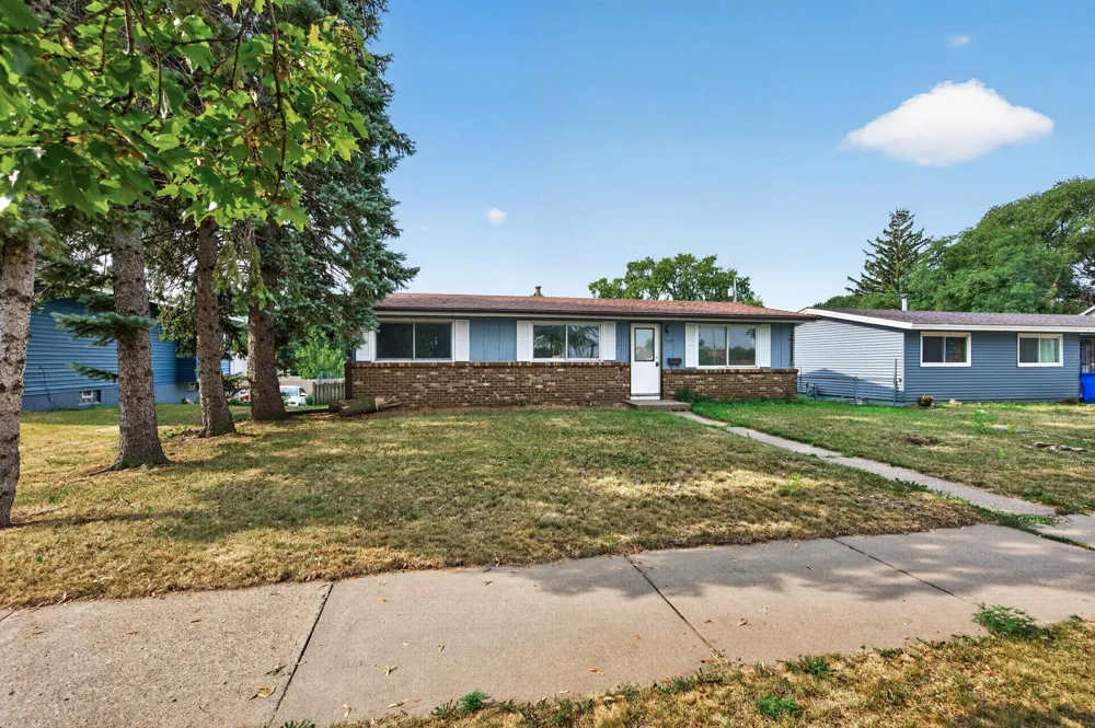 1582 3rd Street E Saint Paul, MN 55106