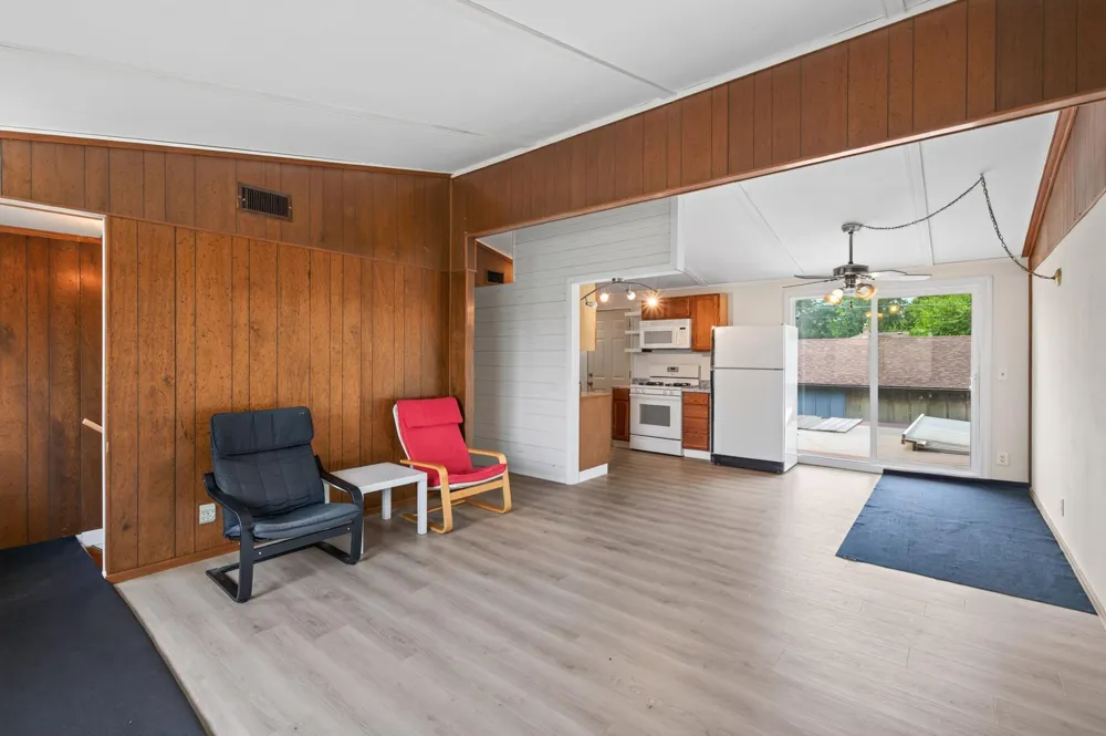 1582 3rd Street E Saint Paul, MN 55106