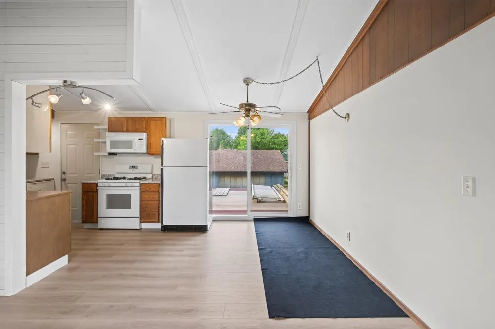 1582 3rd Street E Saint Paul, MN 55106
