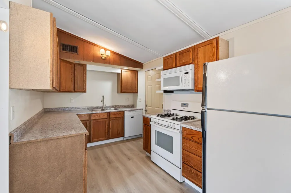 1582 3rd Street E Saint Paul, MN 55106
