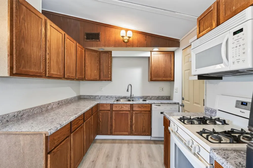 1582 3rd Street E Saint Paul, MN 55106