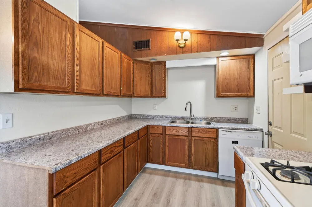 1582 3rd Street E Saint Paul, MN 55106