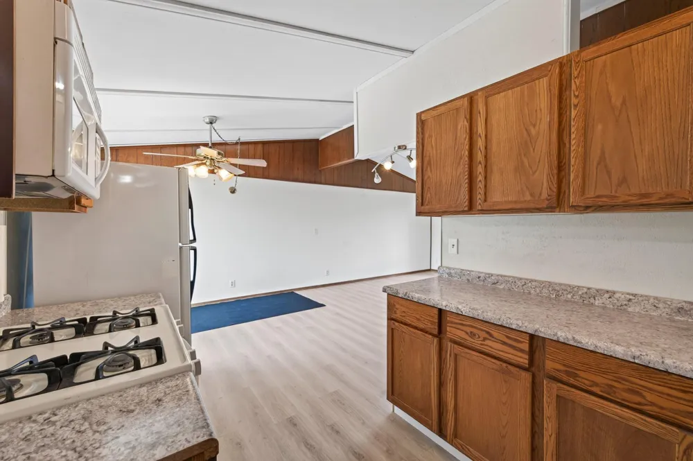 1582 3rd Street E Saint Paul, MN 55106
