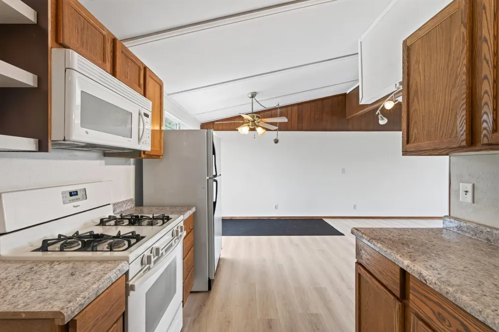 1582 3rd Street E Saint Paul, MN 55106