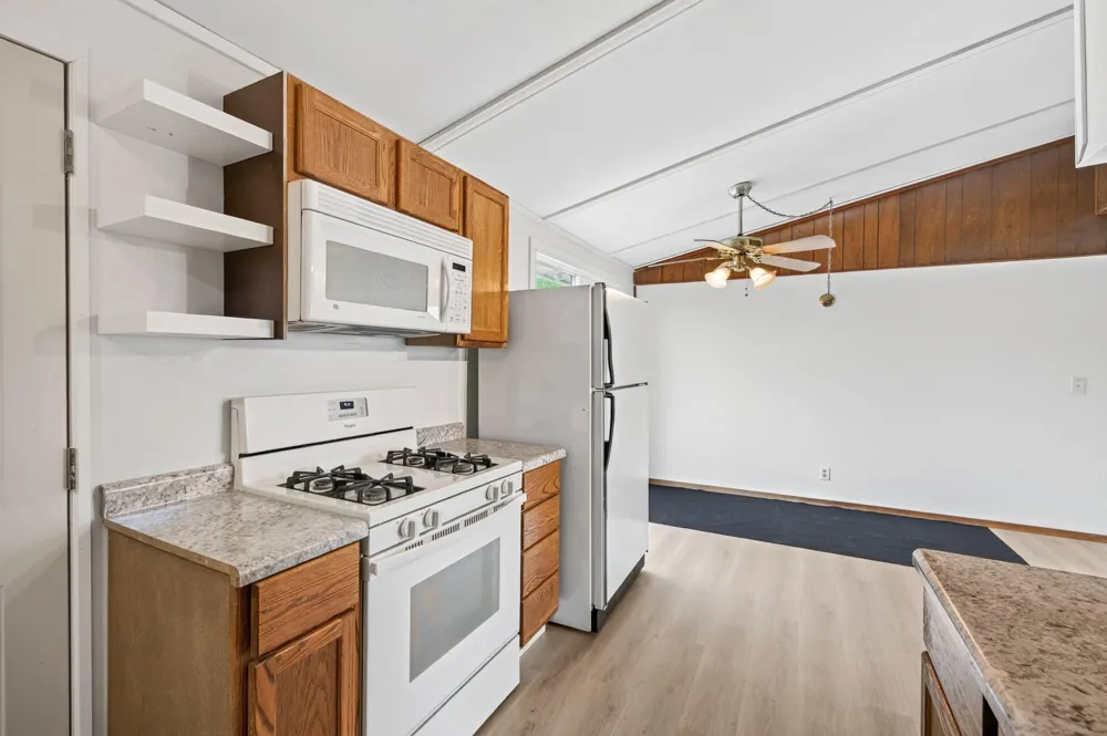 1582 3rd Street E Saint Paul, MN 55106