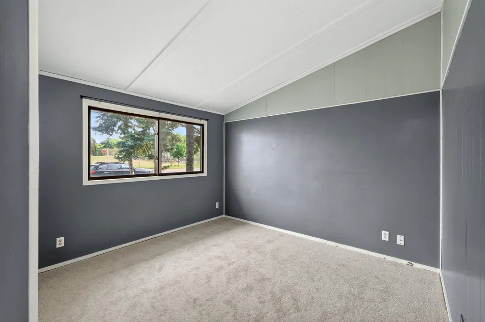 1582 3rd Street E Saint Paul, MN 55106