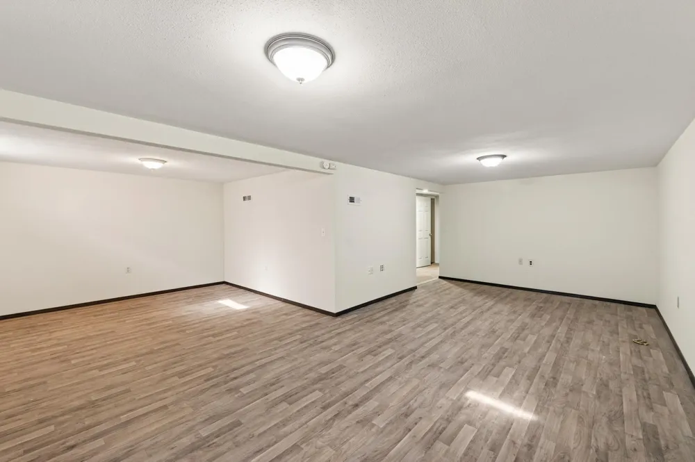 1582 3rd Street E Saint Paul, MN 55106