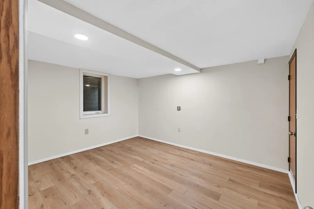 1582 3rd Street E Saint Paul, MN 55106