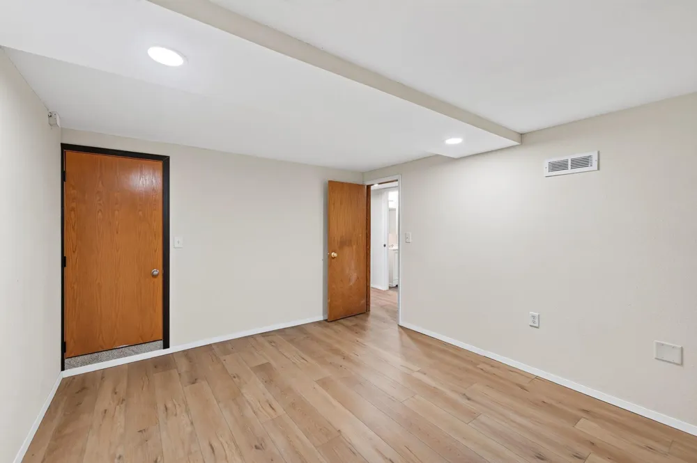 1582 3rd Street E Saint Paul, MN 55106