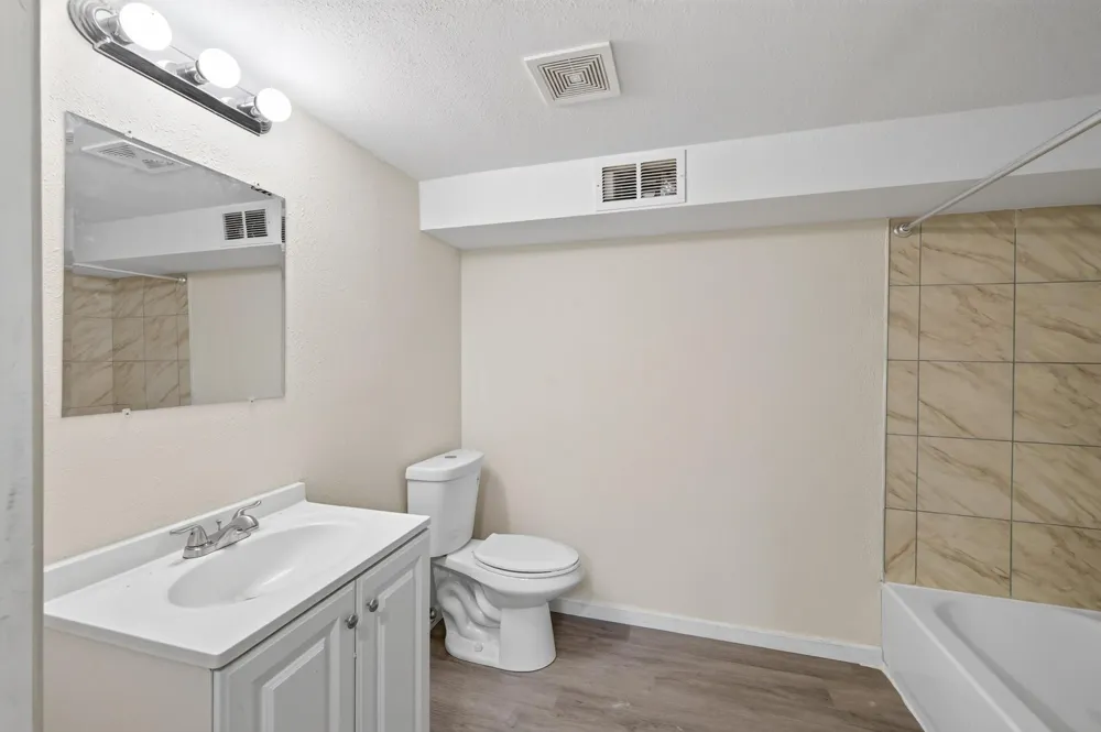 1582 3rd Street E Saint Paul, MN 55106