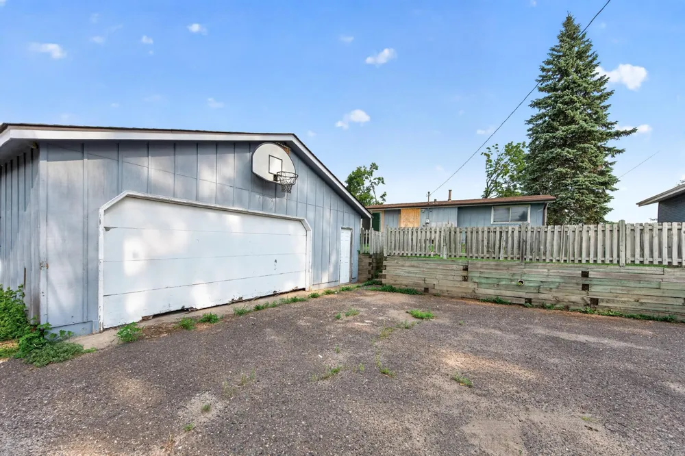 1582 3rd Street E Saint Paul, MN 55106