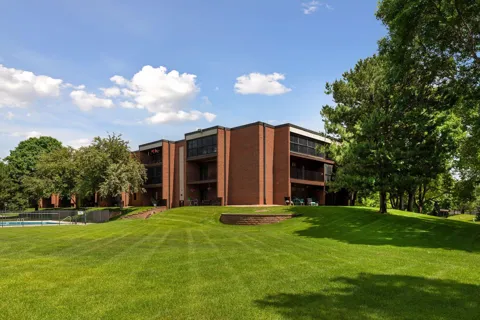 1800 Riverwood Drive #219