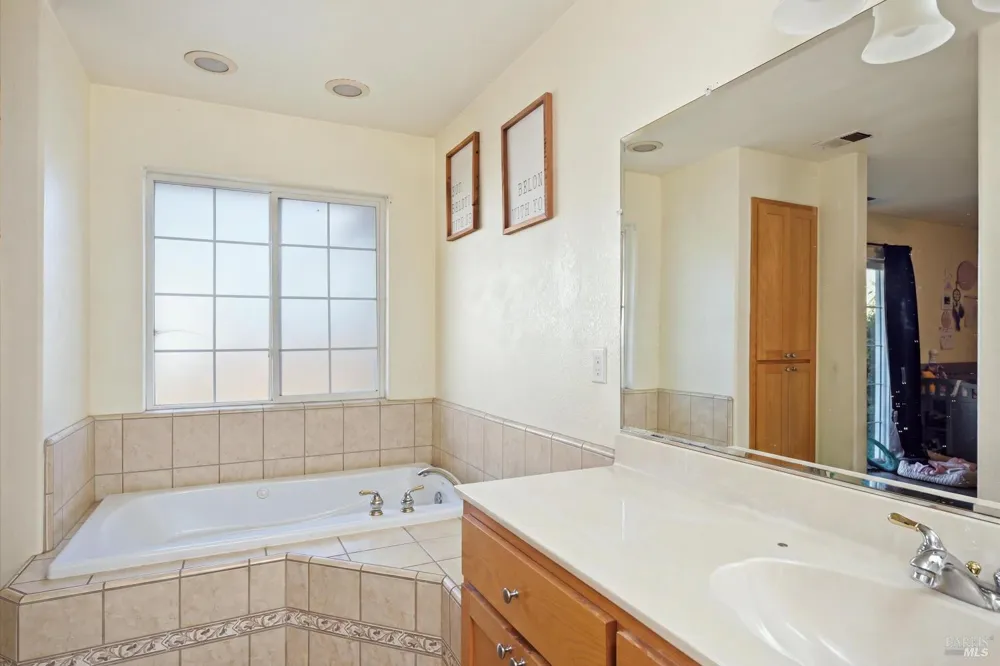 18159 Fishhook Court Hidden Valley Lake, CA 95467