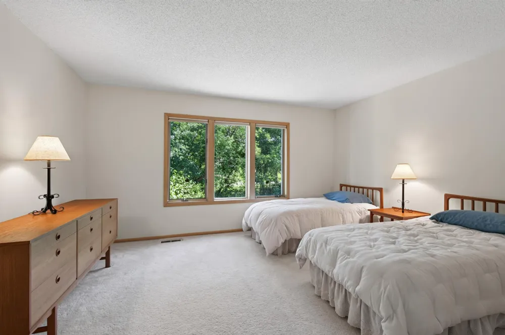 3631 Oakton Ridge Minnetonka, MN 55305