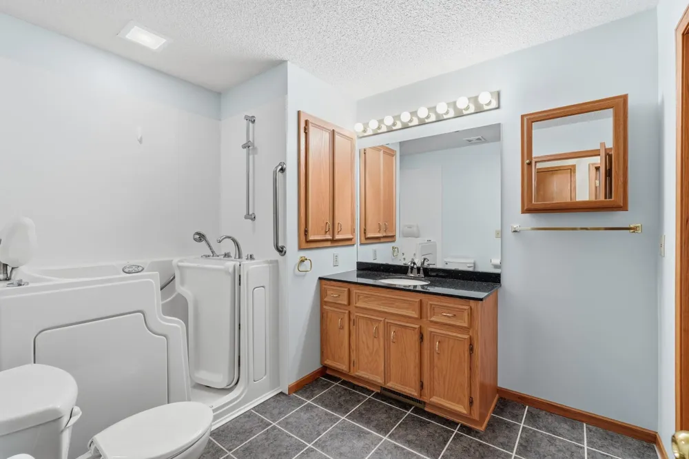 14111 Essex Lane Apple Valley, MN 55124