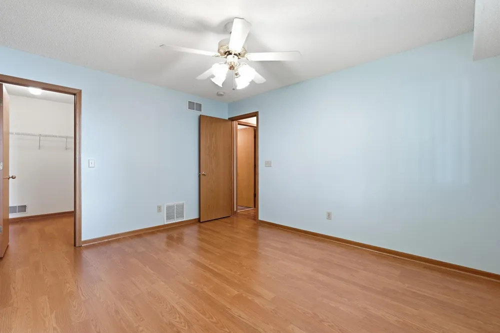 14111 Essex Lane Apple Valley, MN 55124