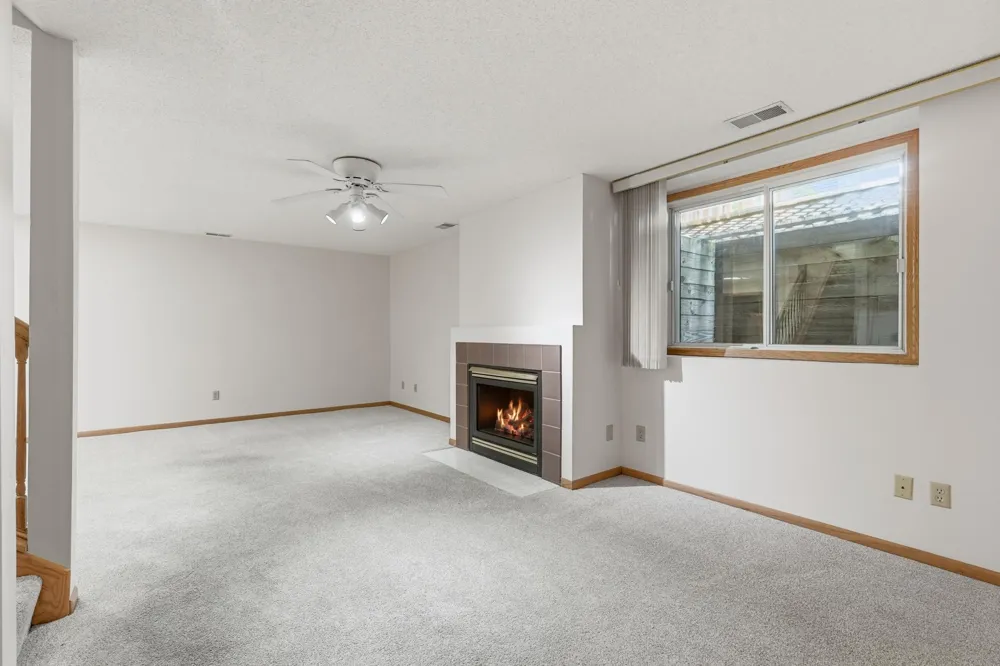14111 Essex Lane Apple Valley, MN 55124