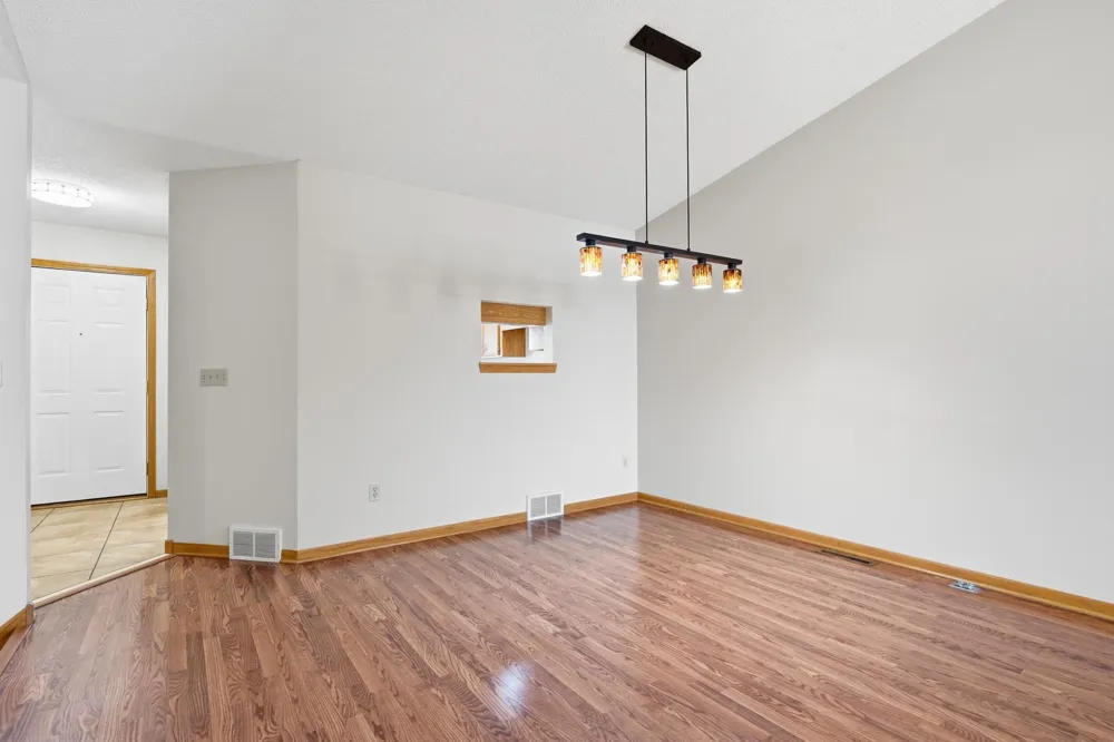 14111 Essex Lane Apple Valley, MN 55124