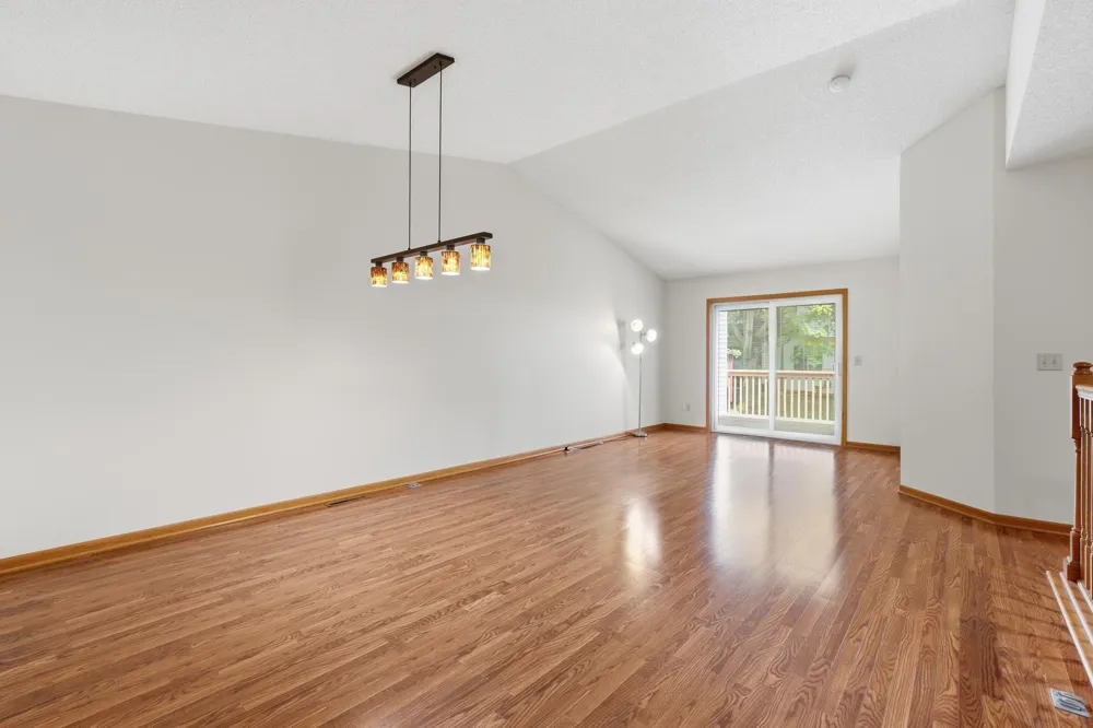 14111 Essex Lane Apple Valley, MN 55124