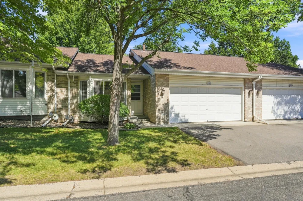 14111 Essex Lane Apple Valley, MN 55124