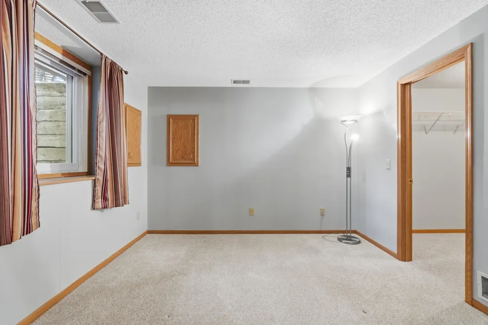 14111 Essex Lane Apple Valley, MN 55124