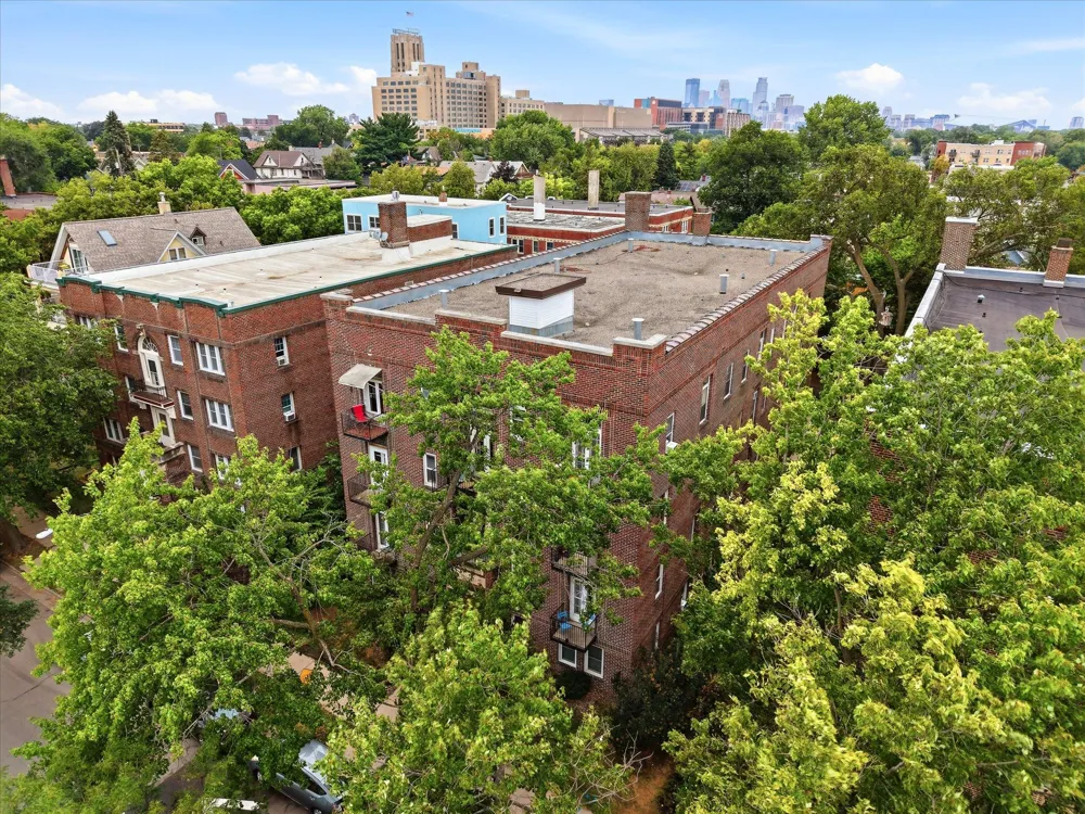1216 Powderhorn Terrace #33 Minneapolis, MN 55407