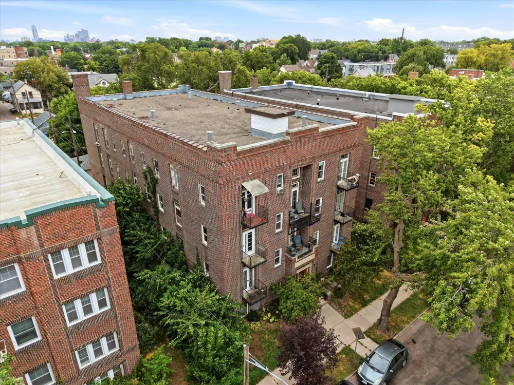 1216 Powderhorn Terrace #33 Minneapolis, MN 55407