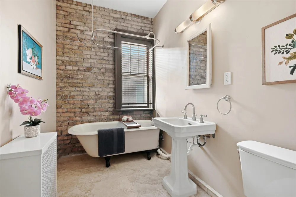 1216 Powderhorn Terrace #33 Minneapolis, MN 55407