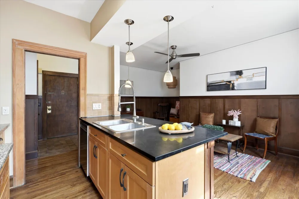 1216 Powderhorn Terrace #33 Minneapolis, MN 55407