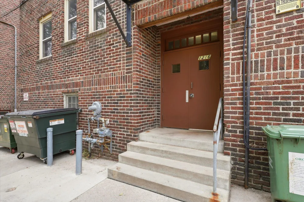 1216 Powderhorn Terrace #33 Minneapolis, MN 55407