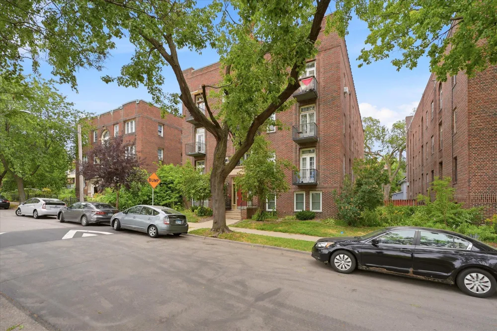 1216 Powderhorn Terrace #33 Minneapolis, MN 55407