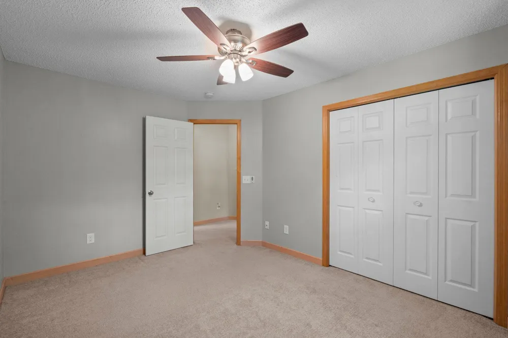 2729 Century Court White Bear Lake, MN 55110