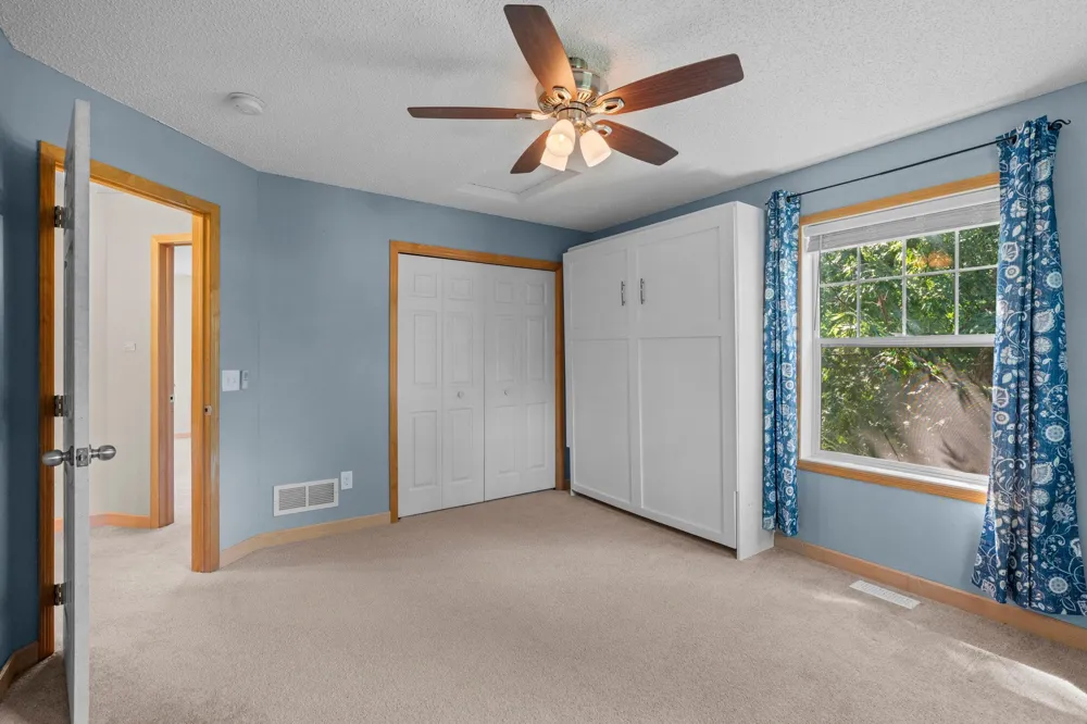 2729 Century Court White Bear Lake, MN 55110