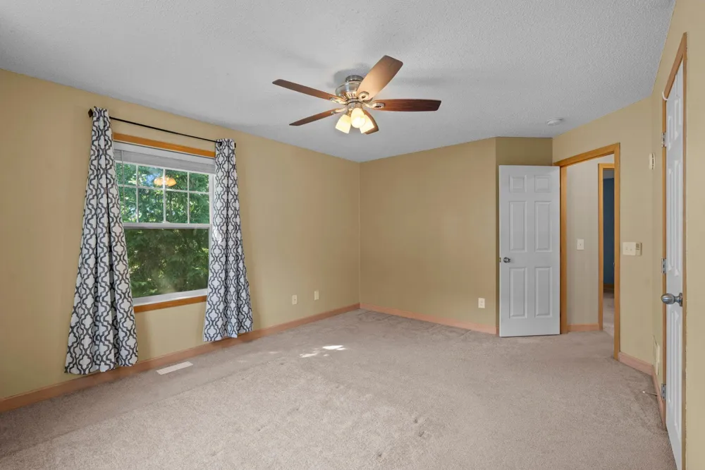 2729 Century Court White Bear Lake, MN 55110
