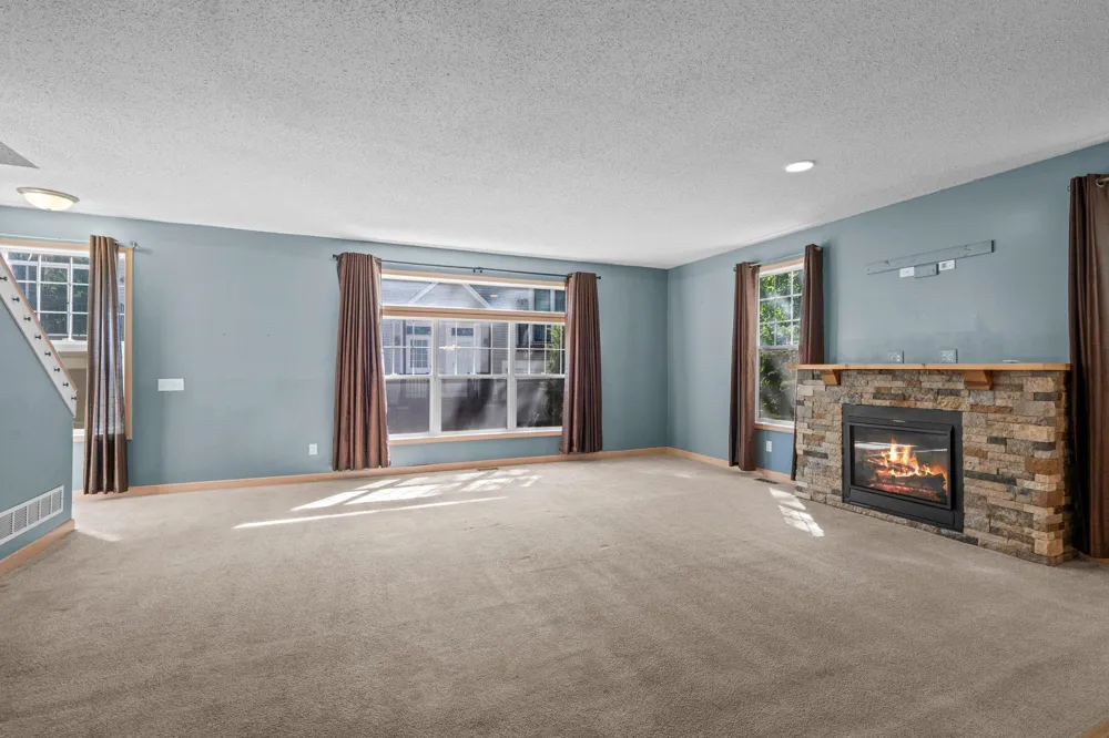 2729 Century Court White Bear Lake, MN 55110