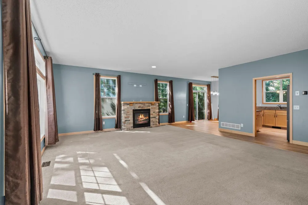 2729 Century Court White Bear Lake, MN 55110