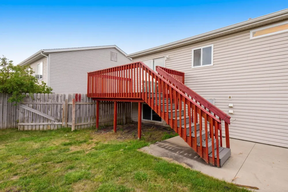 1896 Huntington Lane West Fargo, ND 58078