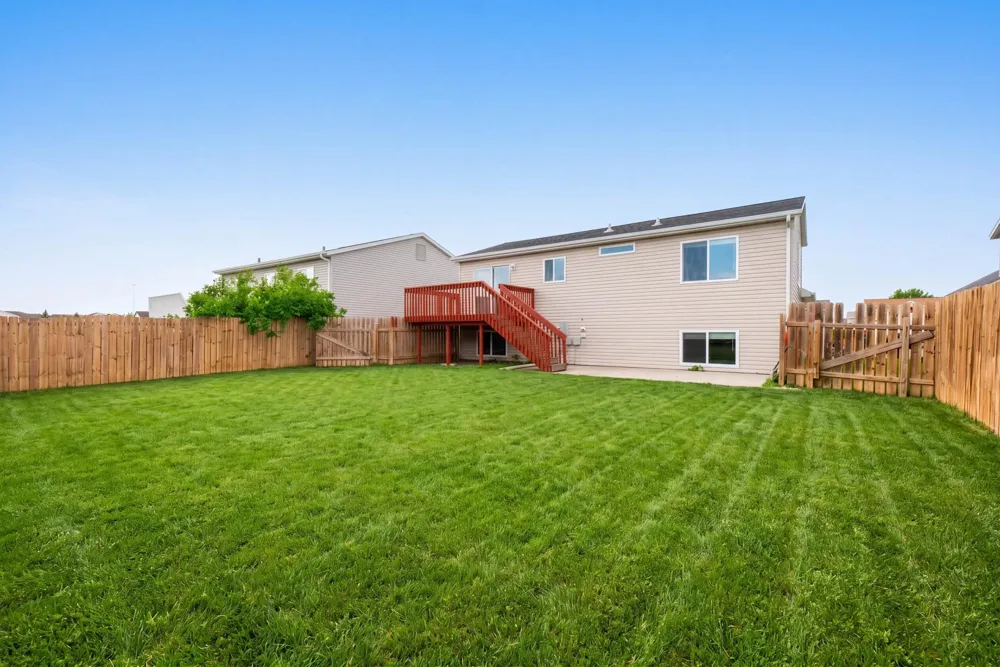 1896 Huntington Lane West Fargo, ND 58078