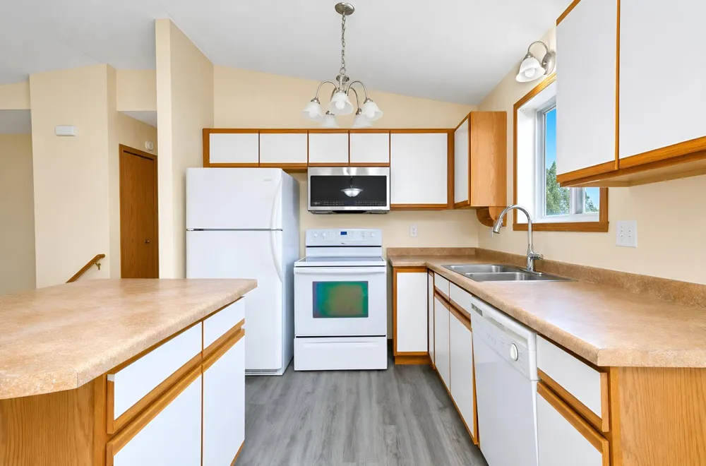 1896 Huntington Lane West Fargo, ND 58078