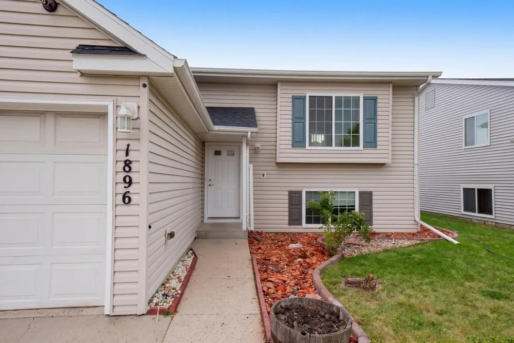 1896 Huntington Lane West Fargo, ND 58078