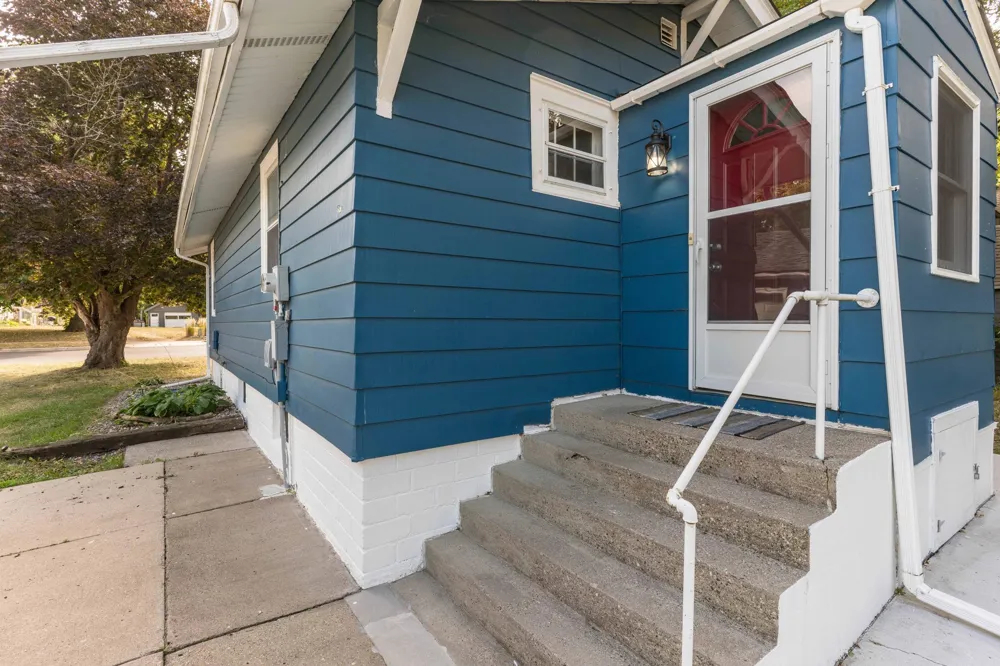 616 Lake Street Alexandria, MN 56308
