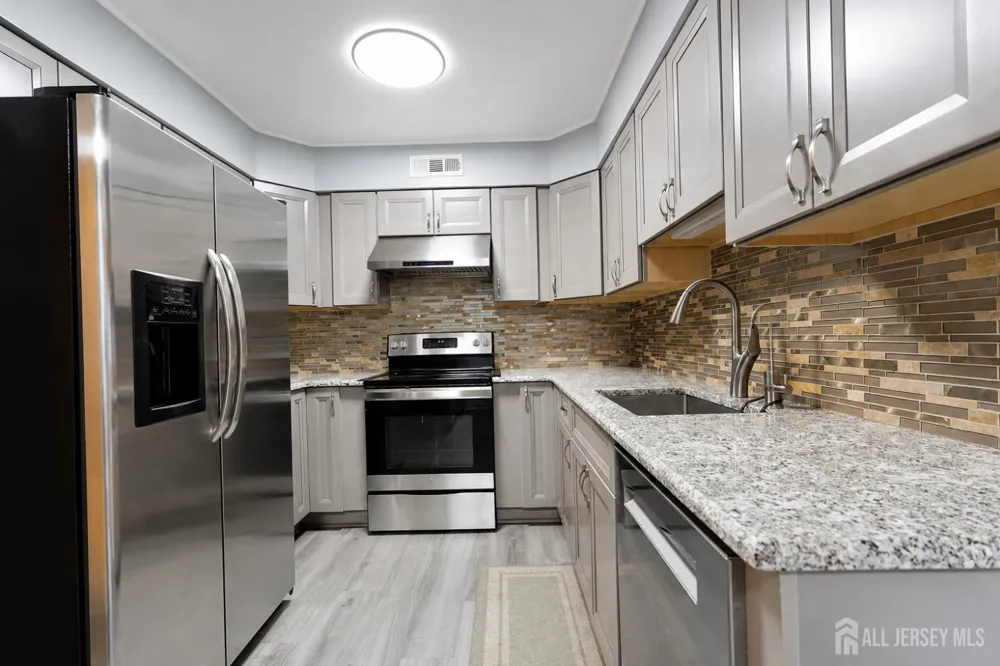 19 Rush Court East Brunswick, NJ 08816