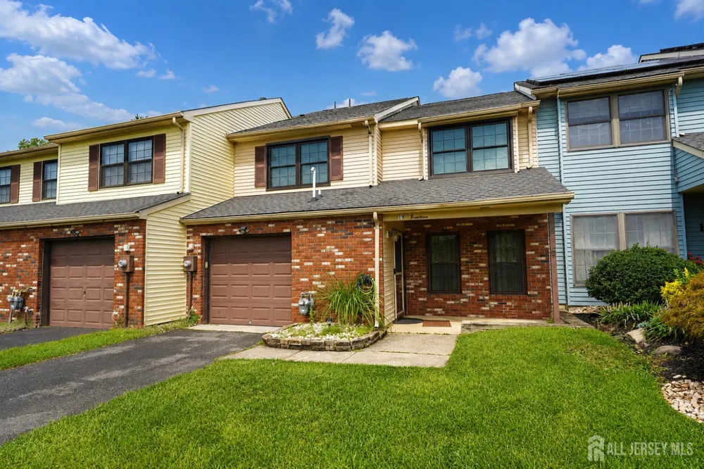 19 Rush Court East Brunswick, NJ 08816