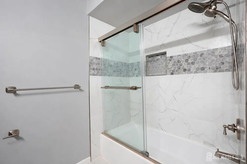 19 Rush Court East Brunswick, NJ 08816
