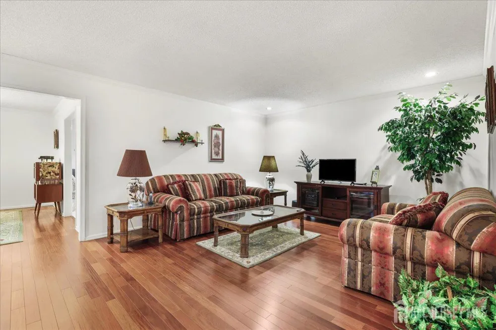 190 Tanager Drive Monroe, NJ 08831