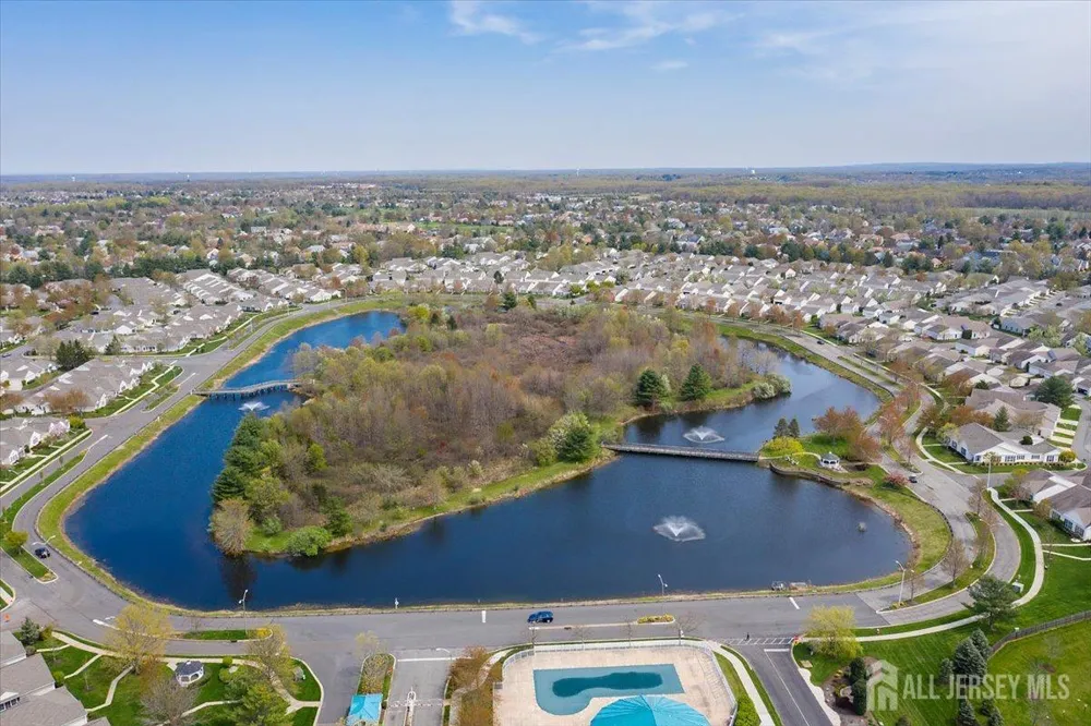 190 Tanager Drive Monroe, NJ 08831