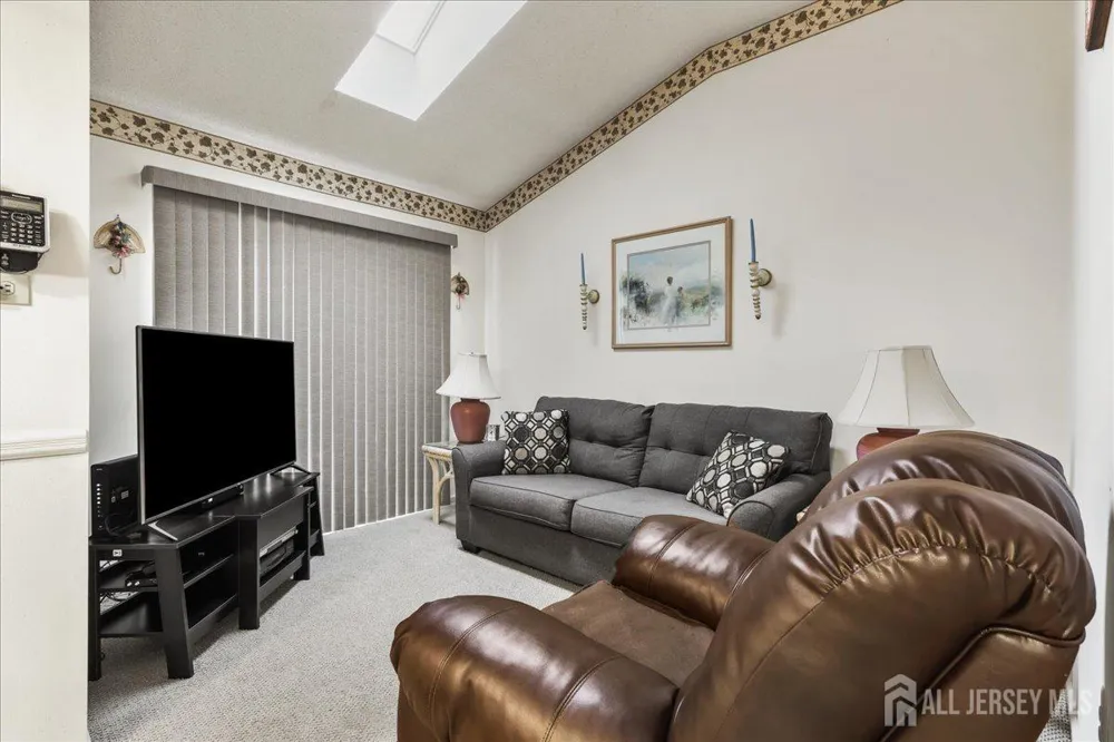 190 Tanager Drive Monroe, NJ 08831