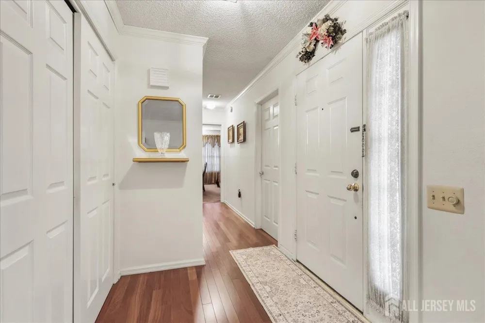 190 Tanager Drive Monroe, NJ 08831