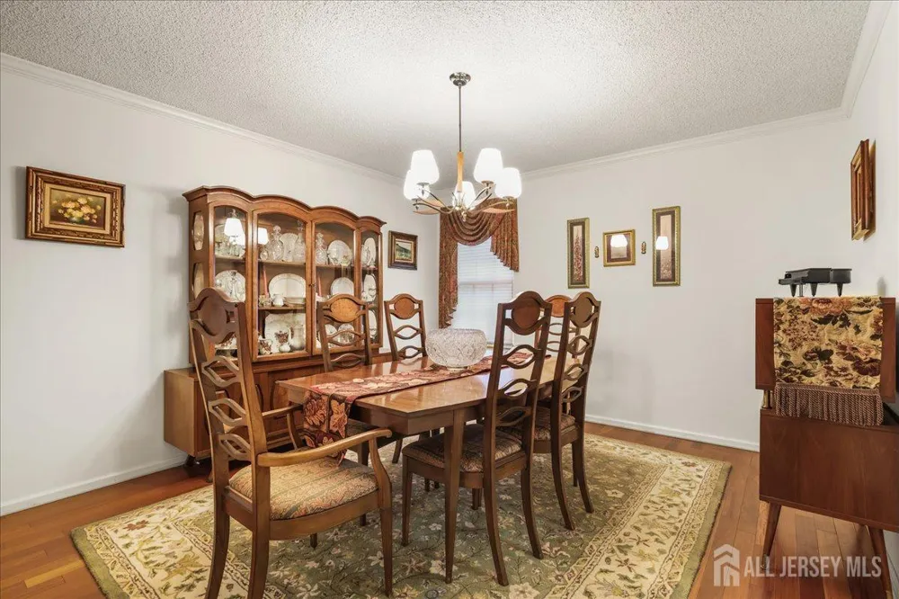 190 Tanager Drive Monroe, NJ 08831