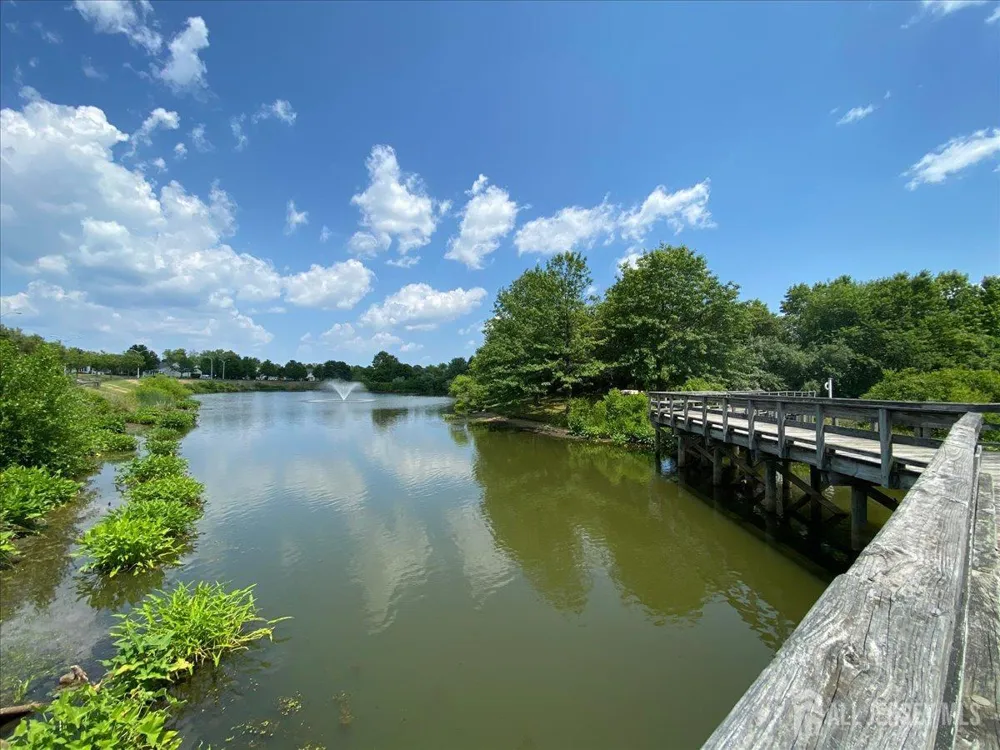190 Tanager Drive Monroe, NJ 08831